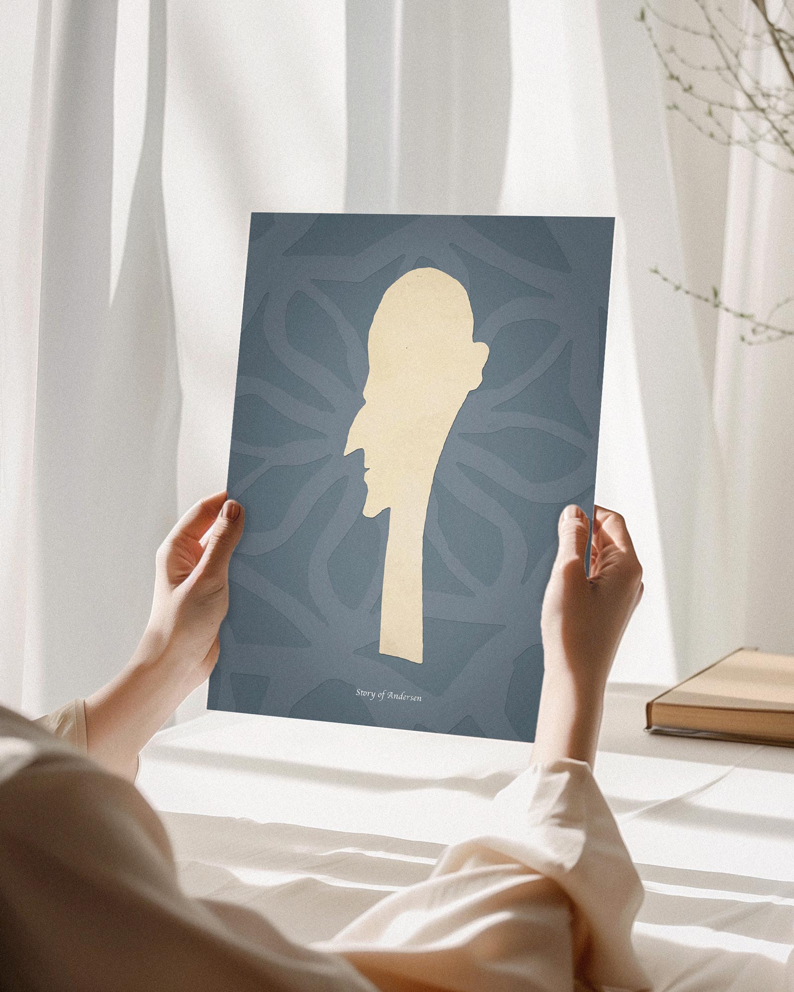 Poster – H.C. Andersens Pappersklipp – Porträtt – Blå bakgrund